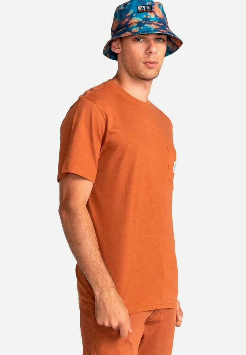 Element Homme LABEL T Shirt Basique Mocha Bisque 3 Element Homme LABEL T Shirt Basique Mocha Bisque – Image 3